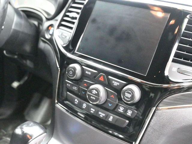 used 2020 Jeep Grand Cherokee car, priced at $17,075