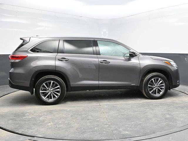 used 2019 Toyota Highlander Hybrid car, priced at $24,278