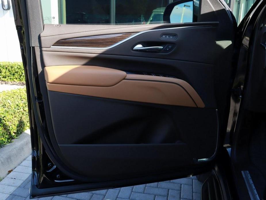 used 2022 Cadillac Escalade ESV car, priced at $83,800