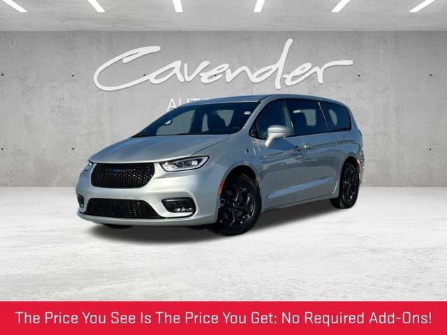 used 2022 Chrysler Pacifica Hybrid car, priced at $30,588