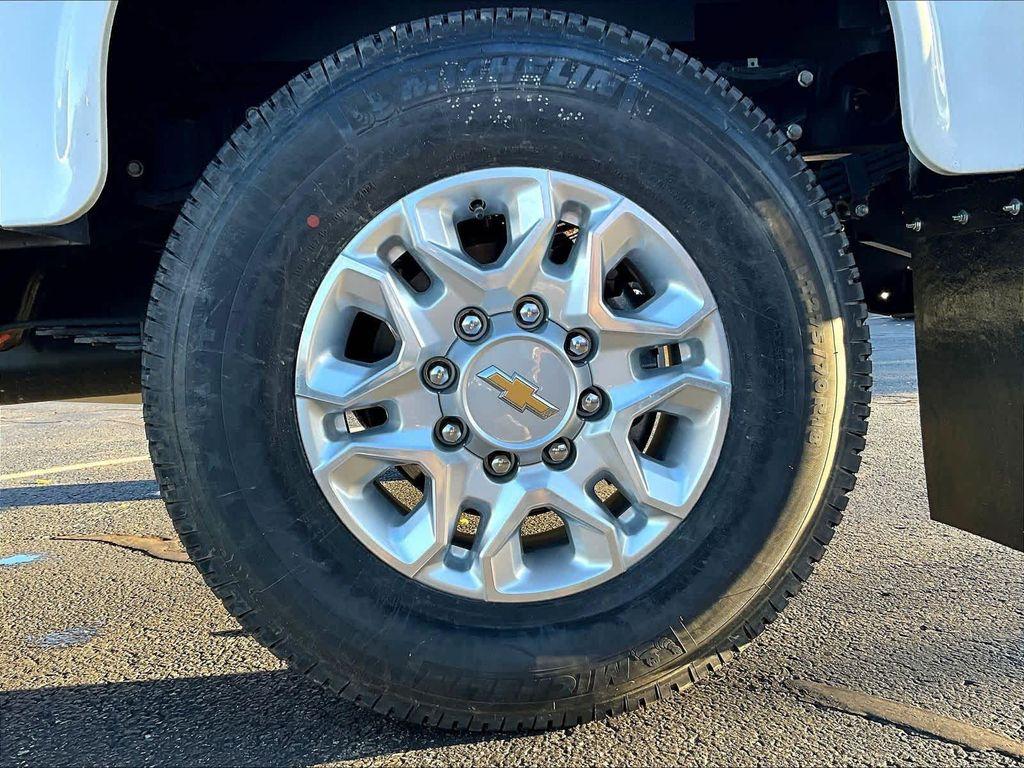 new 2025 Chevrolet Silverado 3500 car, priced at $51,553