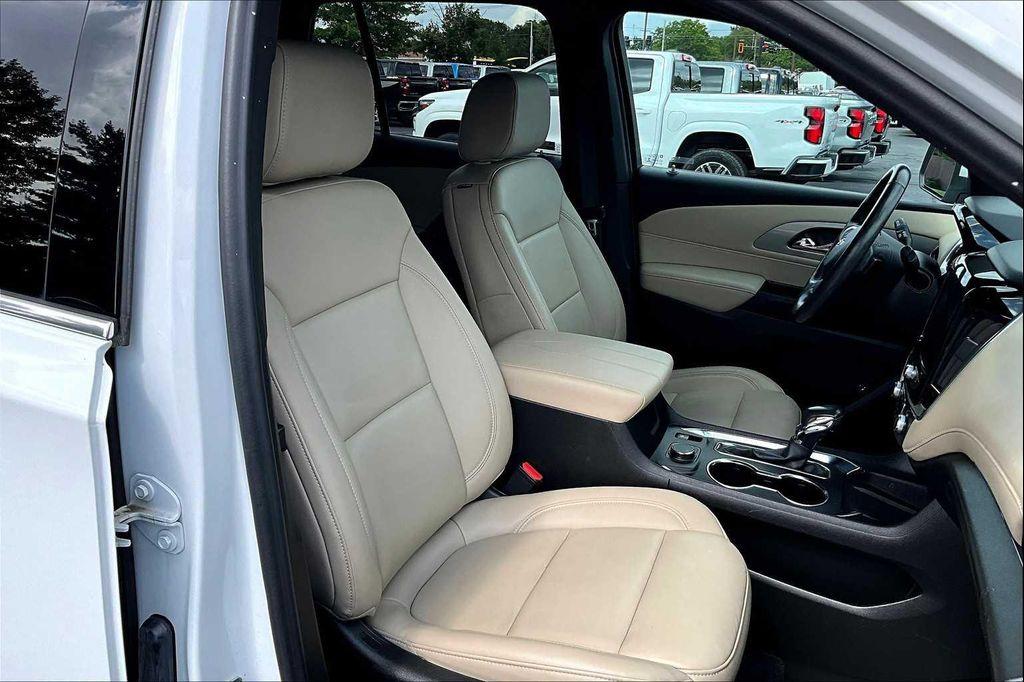 used 2022 Chevrolet Traverse car, priced at $30,995