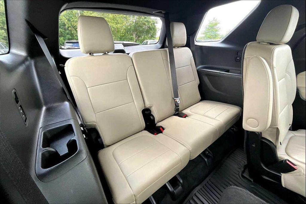 used 2022 Chevrolet Traverse car, priced at $30,995