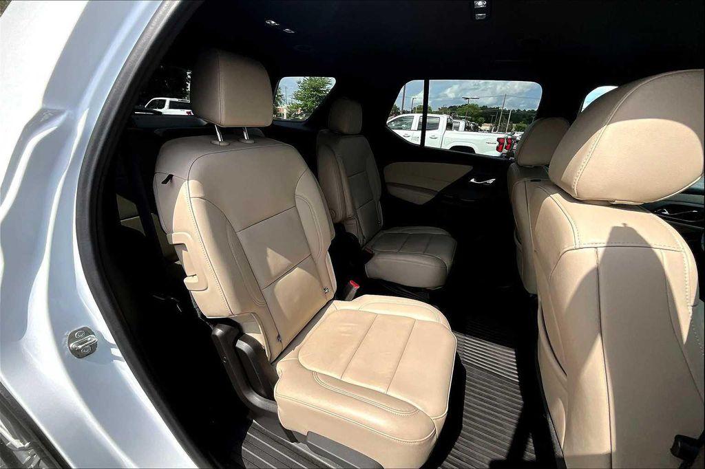 used 2022 Chevrolet Traverse car, priced at $30,995