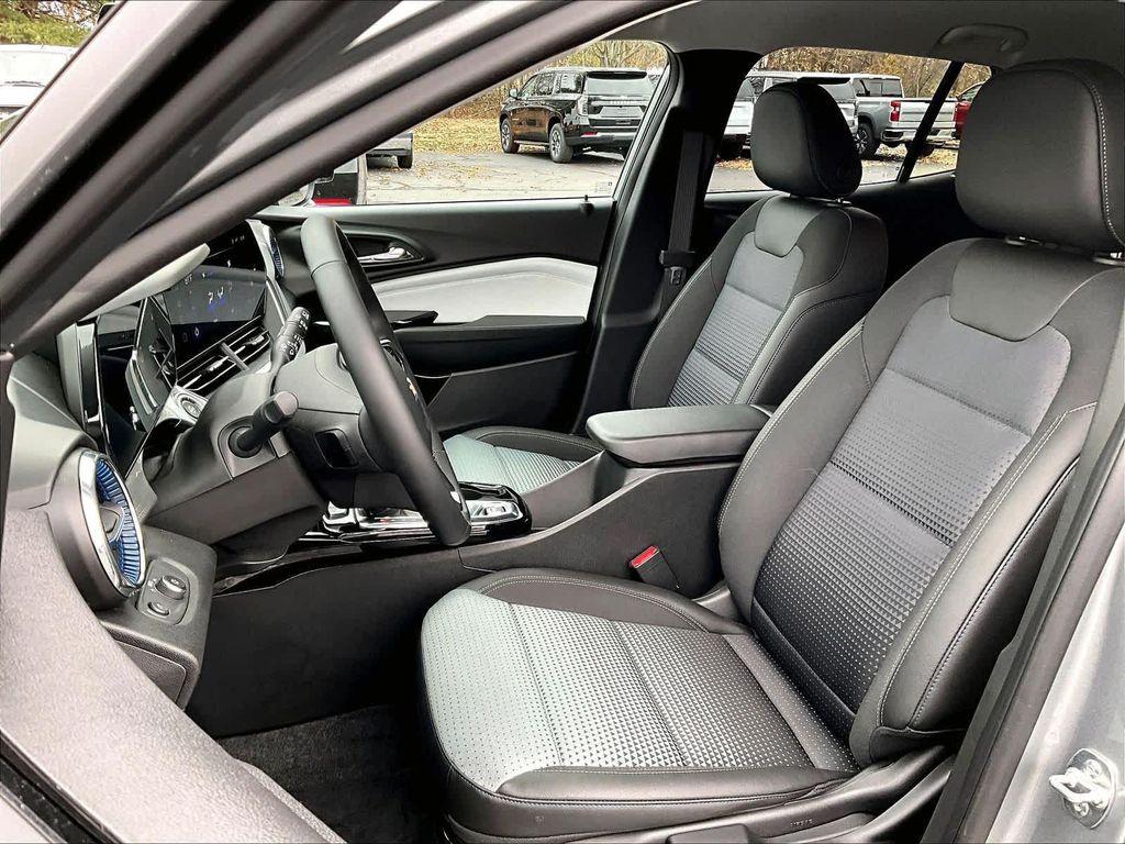 new 2025 Chevrolet Trax car, priced at $23,690