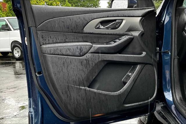 used 2023 Chevrolet Traverse car, priced at $31,874