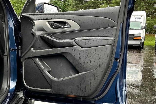 used 2023 Chevrolet Traverse car, priced at $31,874
