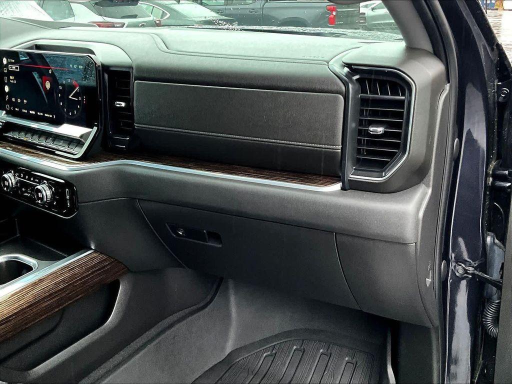 used 2022 GMC Sierra 1500 car, priced at $41,300
