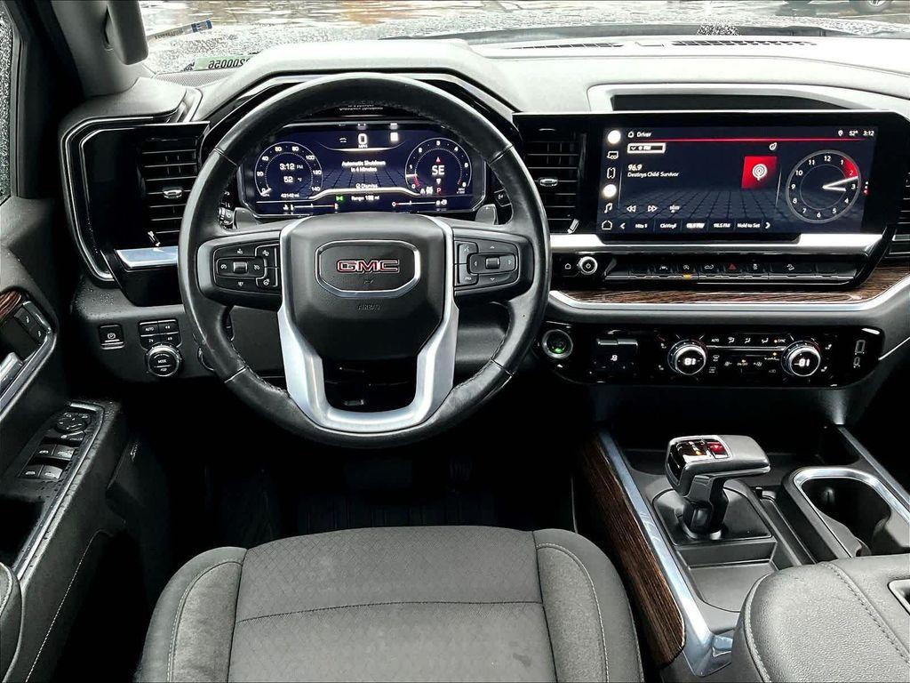 used 2022 GMC Sierra 1500 car, priced at $41,300