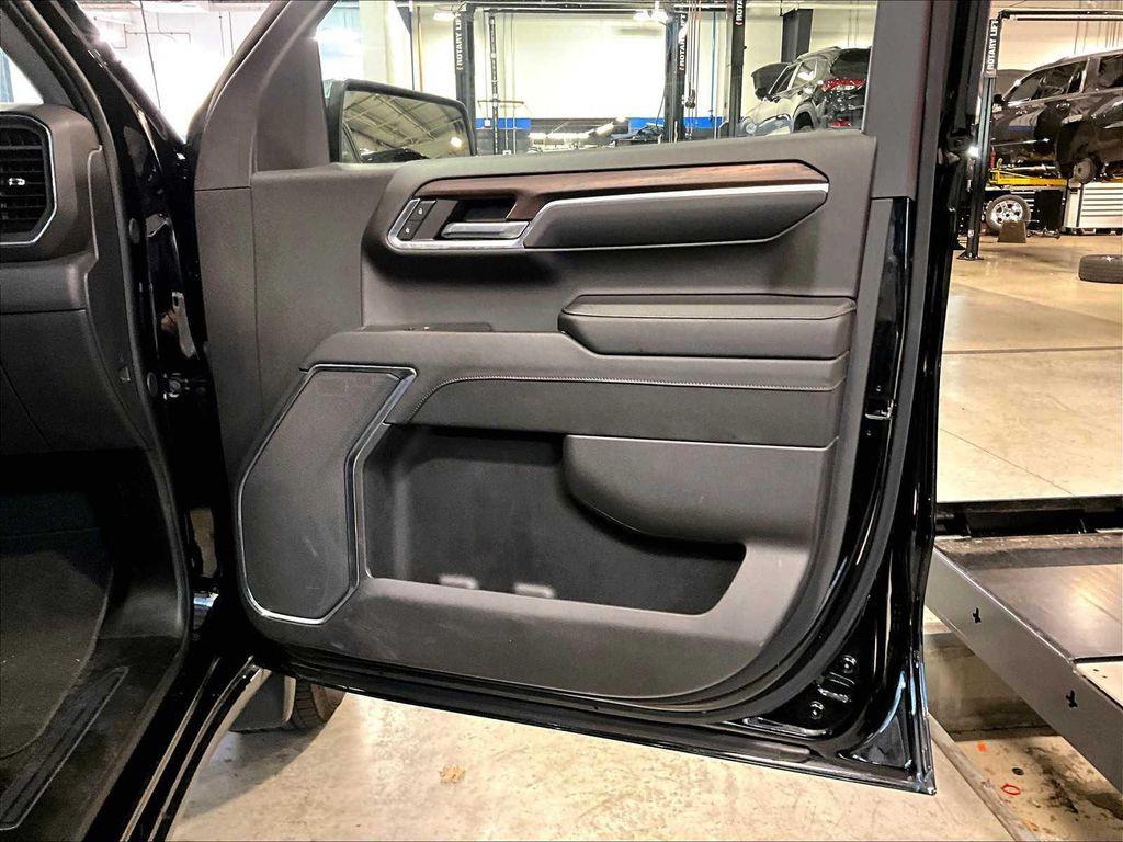 used 2024 GMC Sierra 1500 car, priced at $43,800