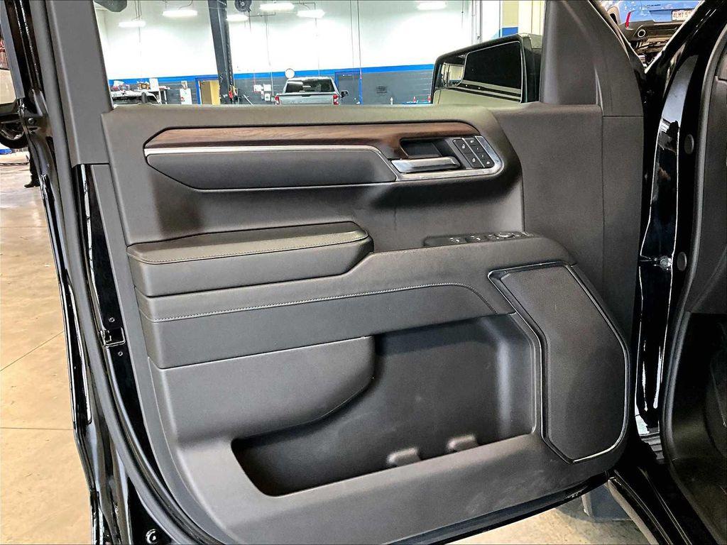 used 2024 GMC Sierra 1500 car, priced at $43,800