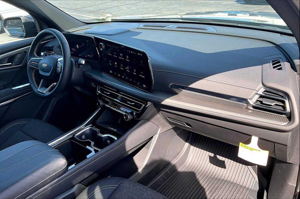 new 2025 Chevrolet Traverse car, priced at $42,945