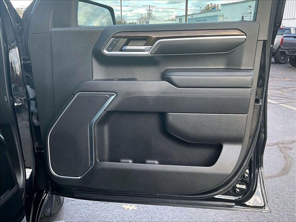 used 2022 GMC Sierra 1500 car, priced at $36,998