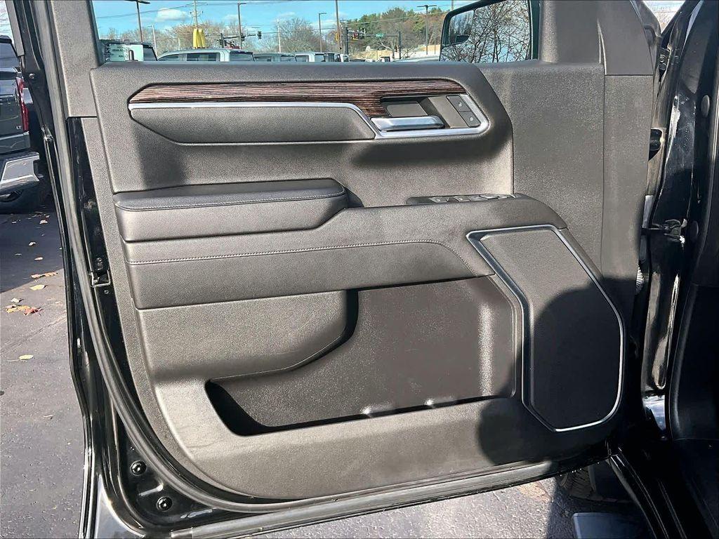 used 2022 GMC Sierra 1500 car, priced at $36,998