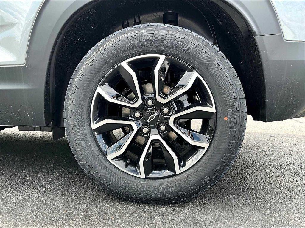 new 2025 Chevrolet TrailBlazer car, priced at $30,935