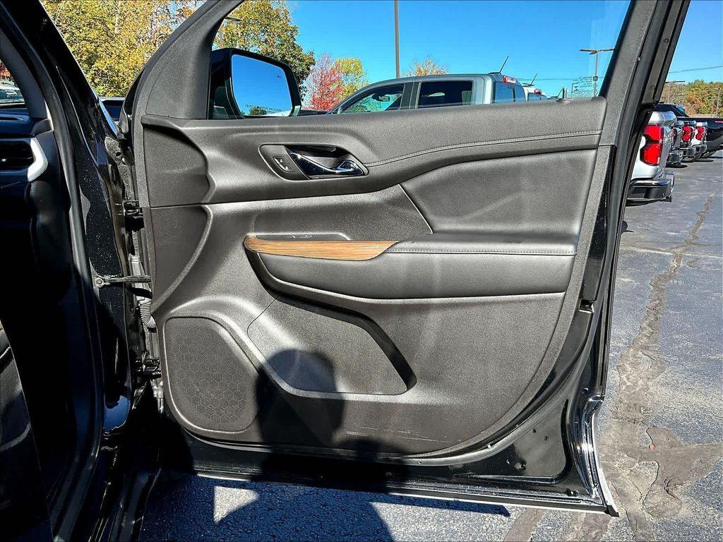 used 2022 GMC Acadia car, priced at $29,515