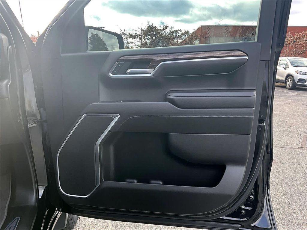 used 2022 GMC Sierra 1500 car, priced at $34,599