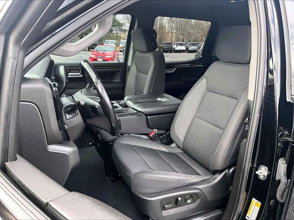 used 2022 GMC Sierra 1500 car, priced at $34,599