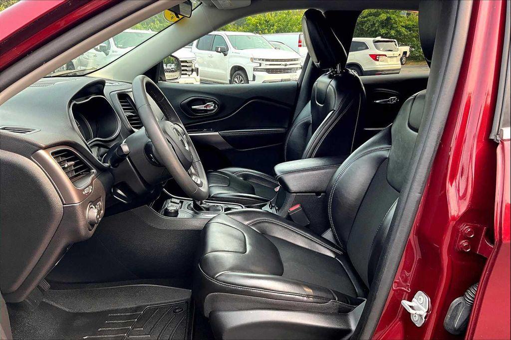 used 2020 Jeep Cherokee car, priced at $19,397