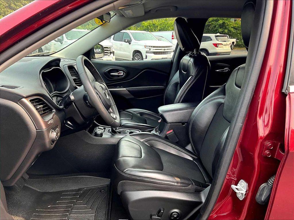 used 2020 Jeep Cherokee car, priced at $18,825