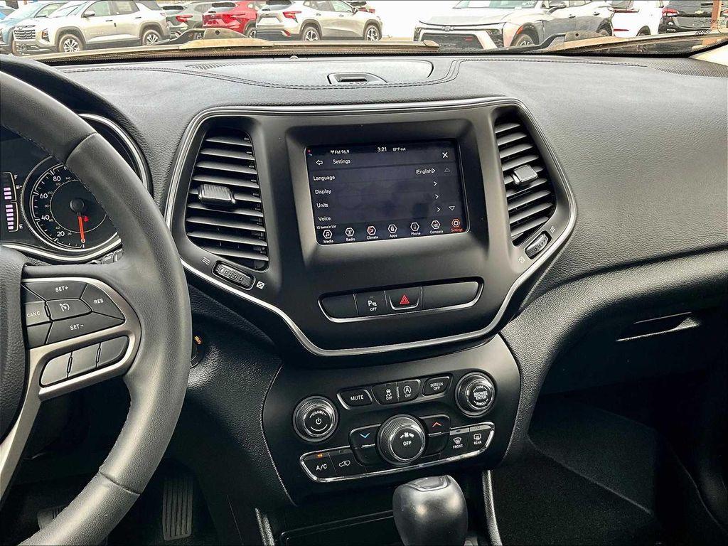 used 2020 Jeep Cherokee car, priced at $18,825