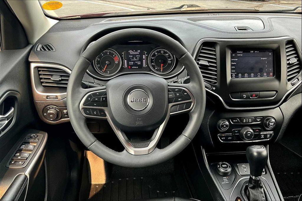 used 2020 Jeep Cherokee car, priced at $19,397
