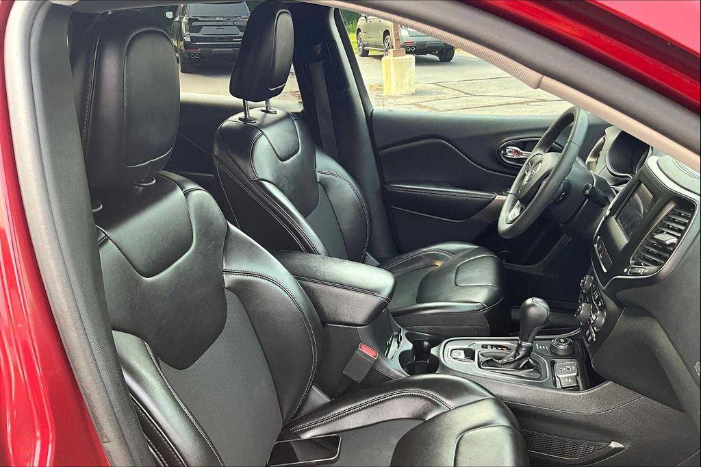 used 2020 Jeep Cherokee car, priced at $19,397