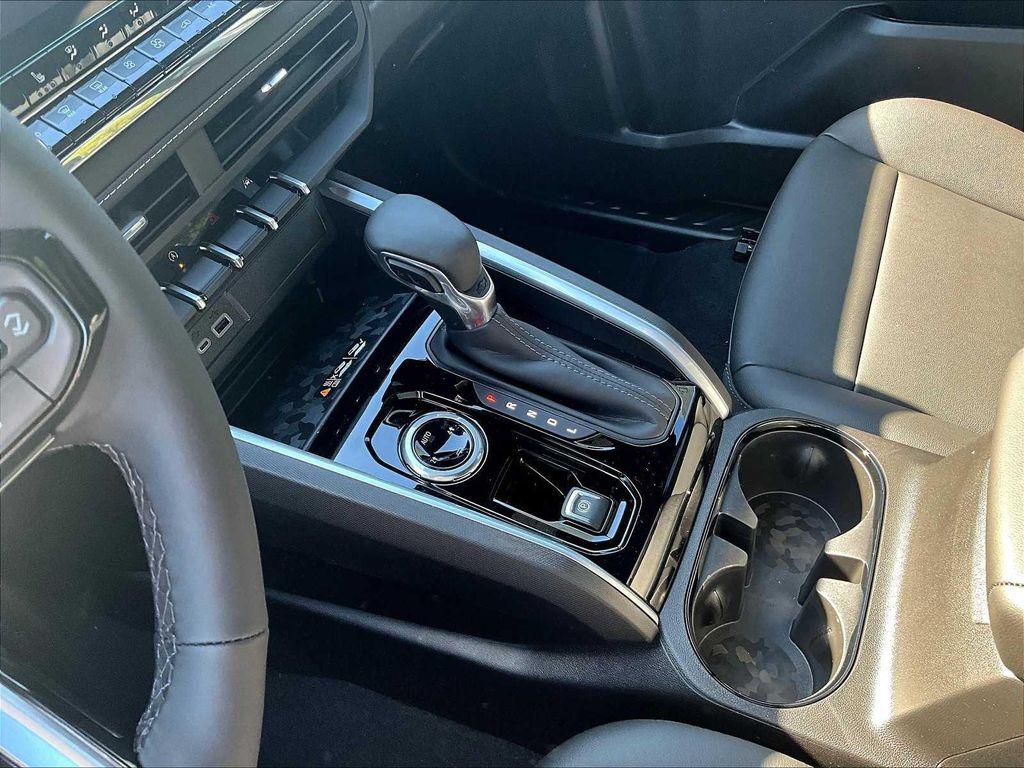 new 2025 Chevrolet Colorado car, priced at $41,115