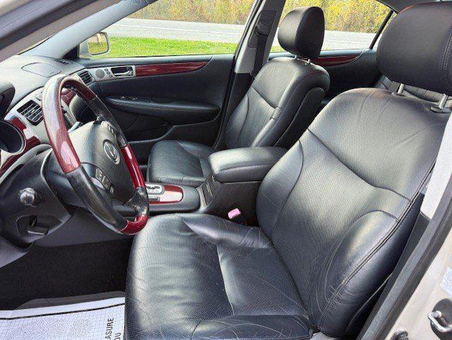 used 2005 Lexus ES 330 car, priced at $8,995