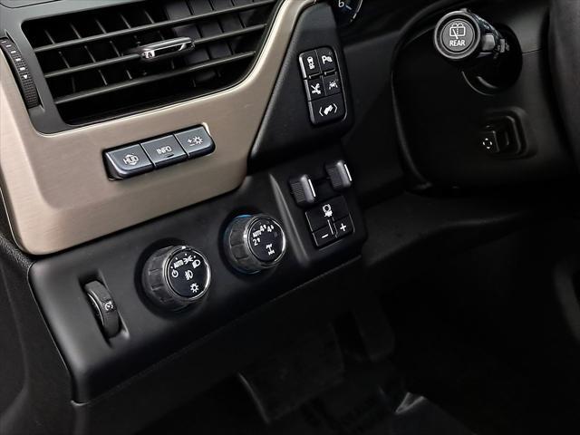 used 2018 GMC Yukon car, priced at $30,995