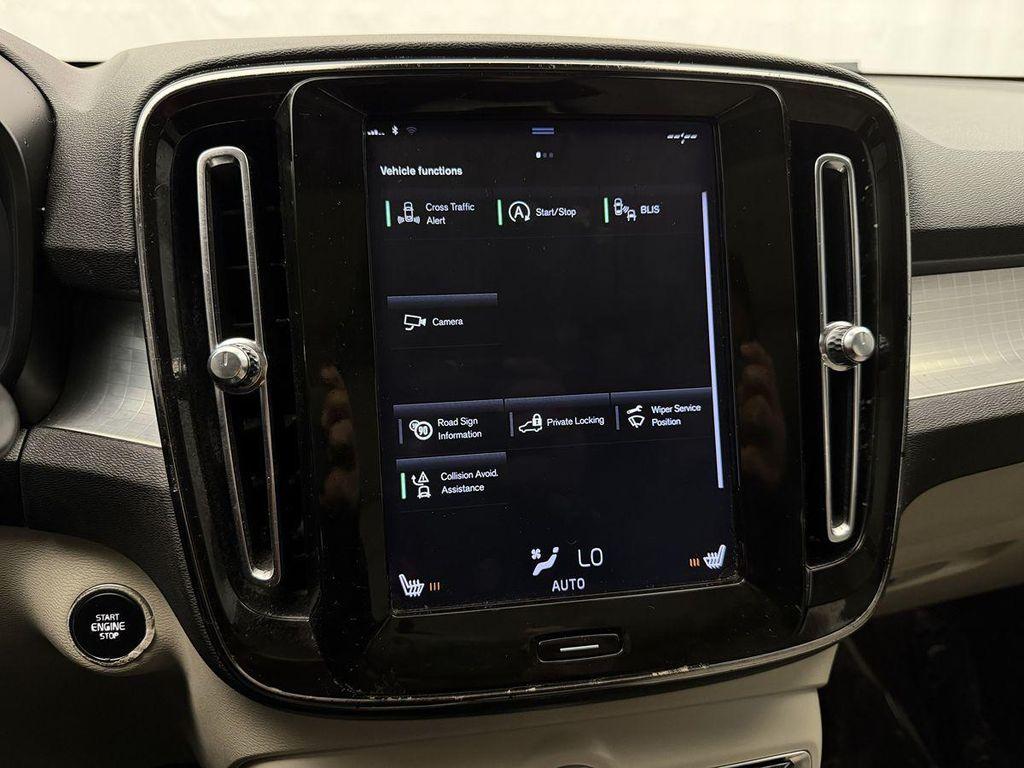 used 2020 Volvo XC40 car, priced at $18,549