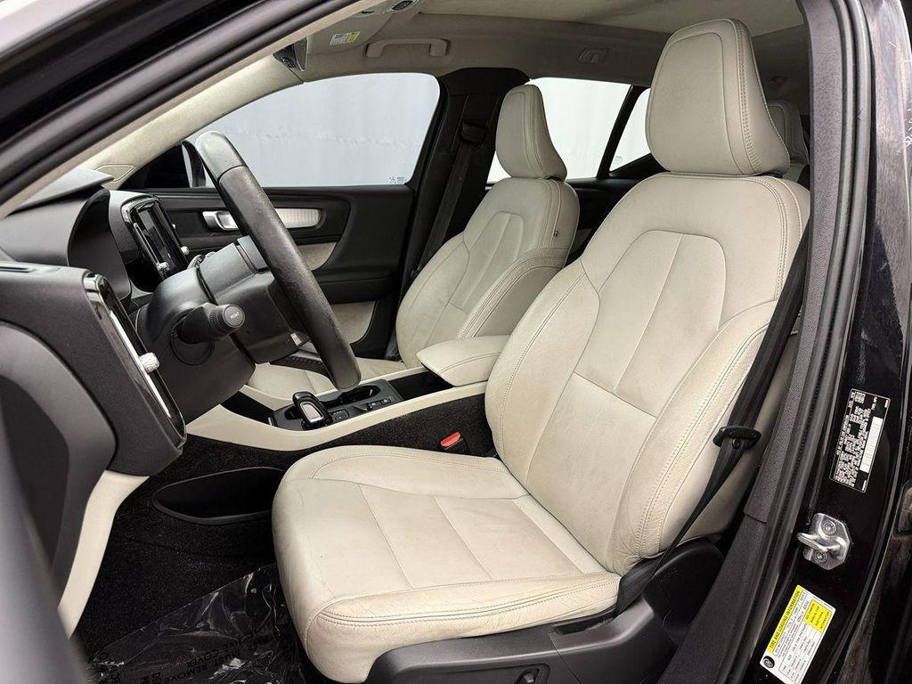 used 2020 Volvo XC40 car, priced at $18,549