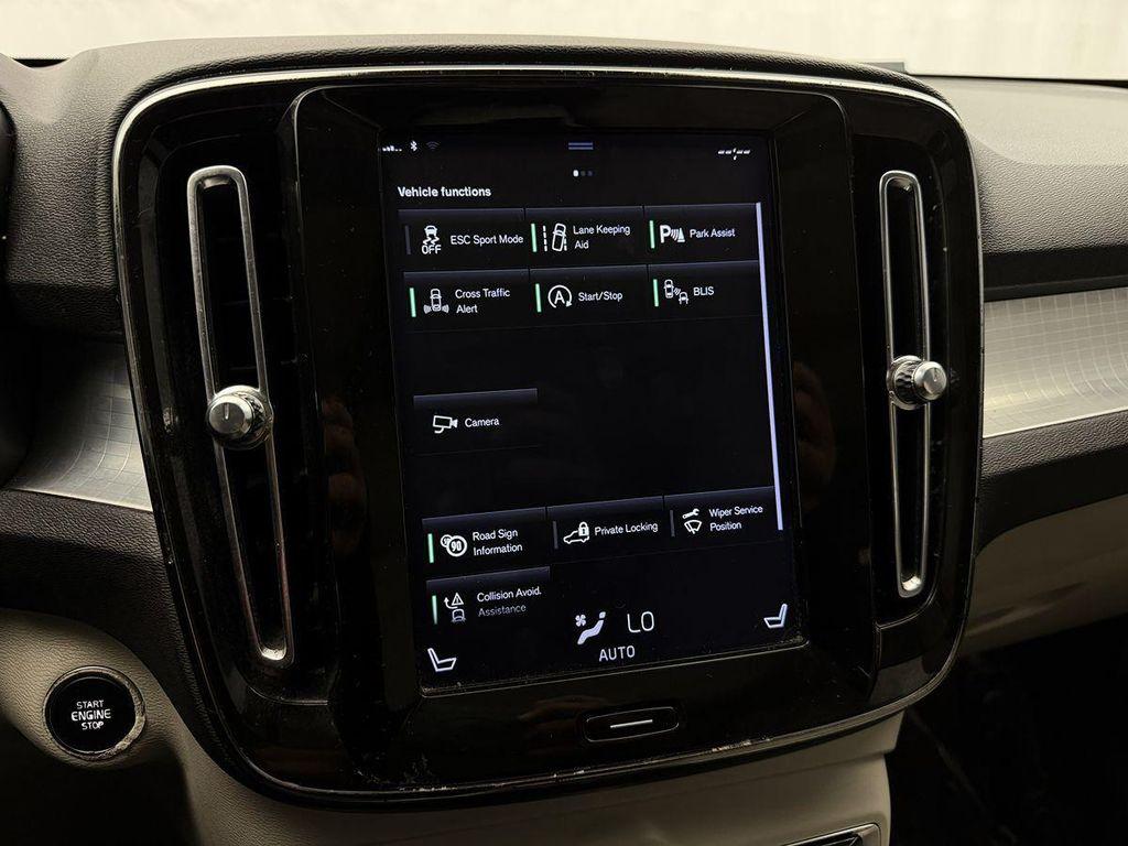 used 2020 Volvo XC40 car, priced at $18,549