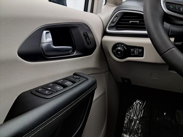 used 2024 Chrysler Pacifica Hybrid car, priced at $35,995