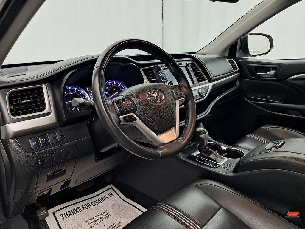 used 2019 Toyota Highlander car, priced at $28,649