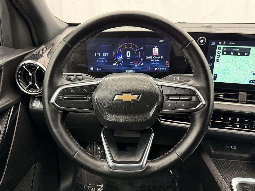 used 2025 Chevrolet Equinox car, priced at $23,549