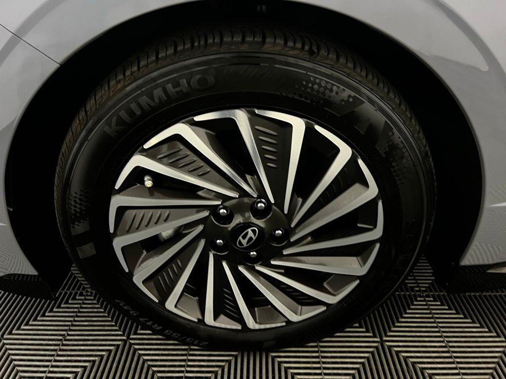 used 2024 Hyundai Sonata Hybrid car, priced at $26,975