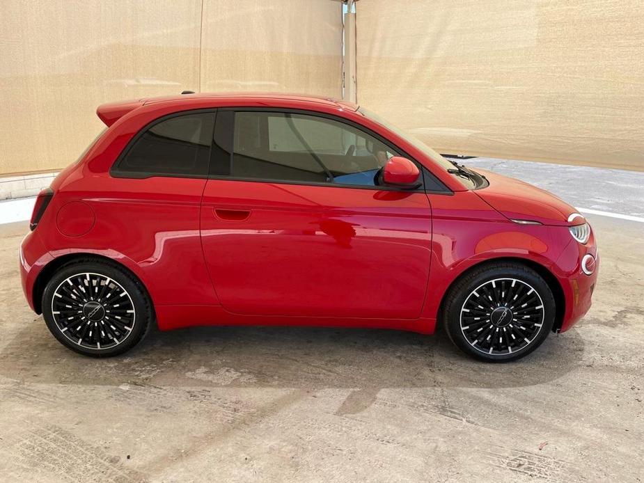 new 2024 FIAT 500e car, priced at $34,095