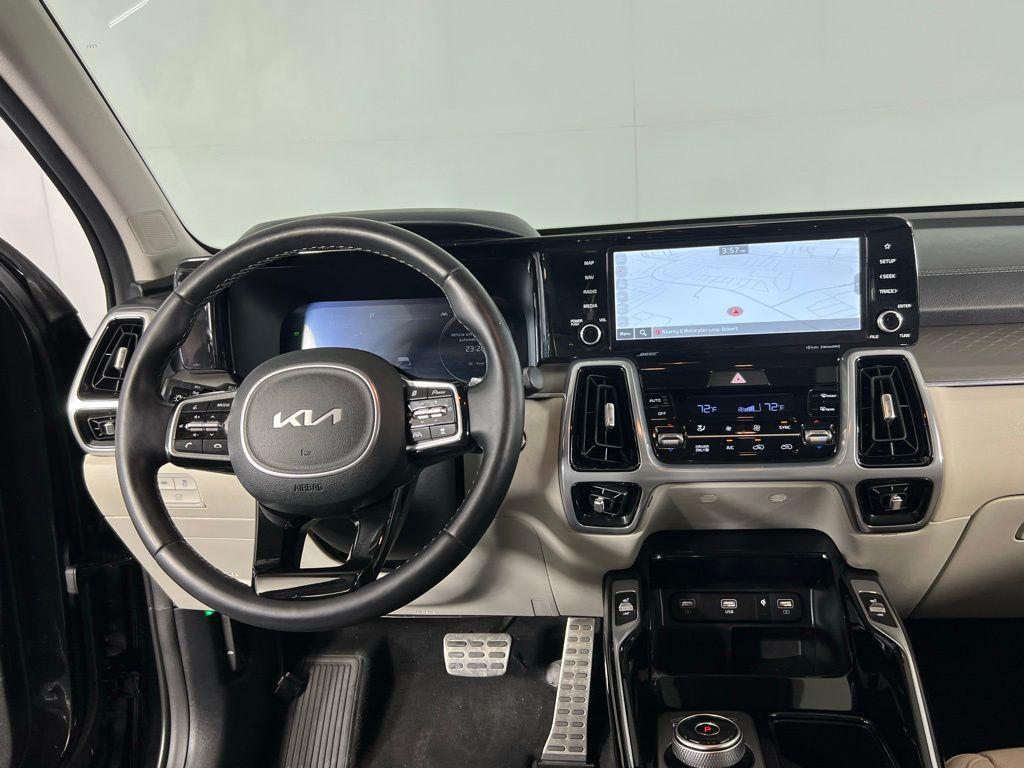 used 2023 Kia Sorento Hybrid car, priced at $32,000