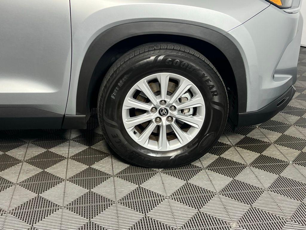 used 2025 Toyota Grand Highlander car, priced at $43,073