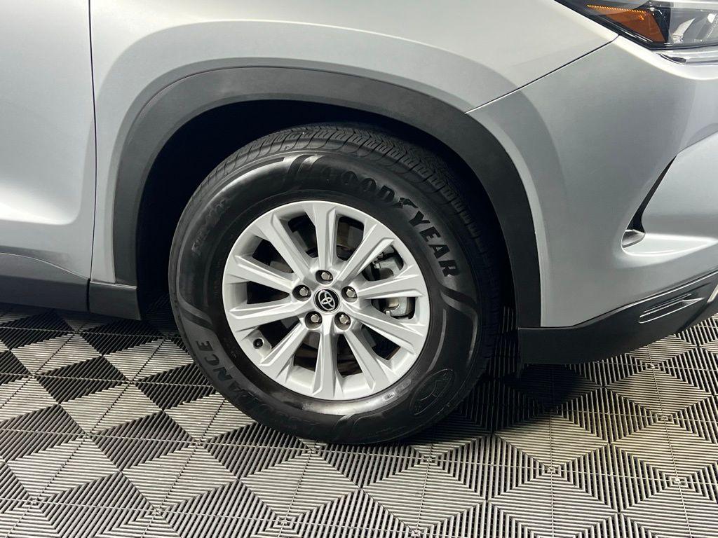 used 2025 Toyota Grand Highlander car, priced at $43,073
