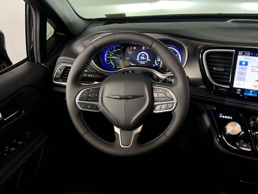 used 2025 Chrysler Pacifica Hybrid car, priced at $39,573