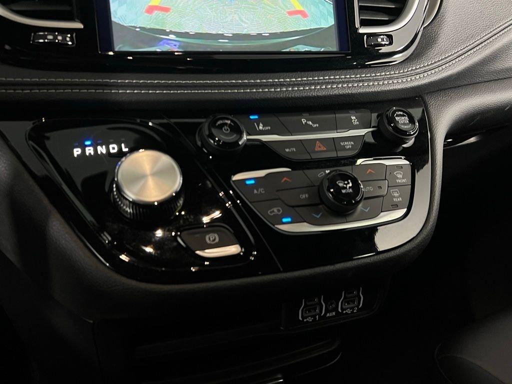used 2025 Chrysler Pacifica Hybrid car, priced at $39,573