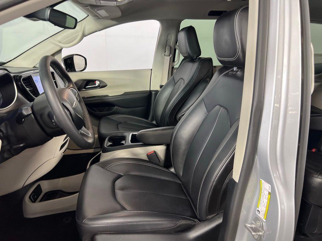 used 2024 Chrysler Pacifica car, priced at $25,973