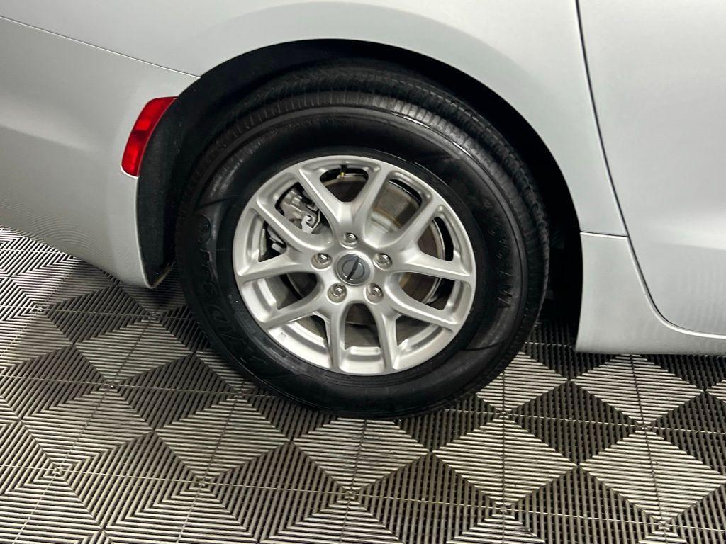 used 2024 Chrysler Pacifica car, priced at $25,973