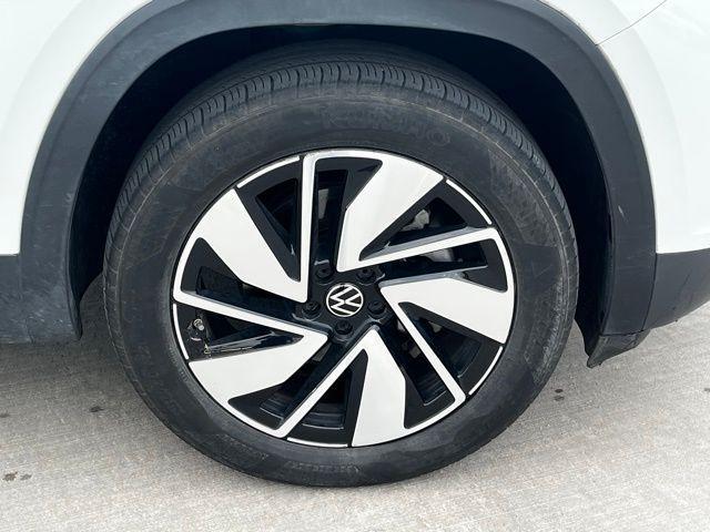 used 2024 Volkswagen Atlas car, priced at $30,273