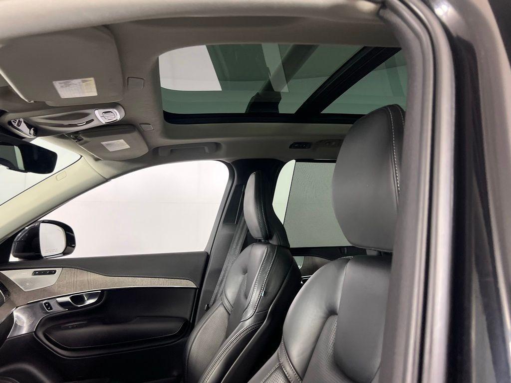 used 2022 Volvo XC90 car, priced at $39,873