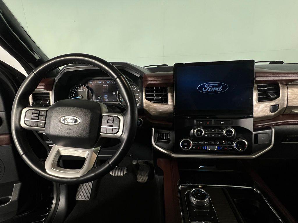 used 2024 Ford Expedition car, priced at $55,873