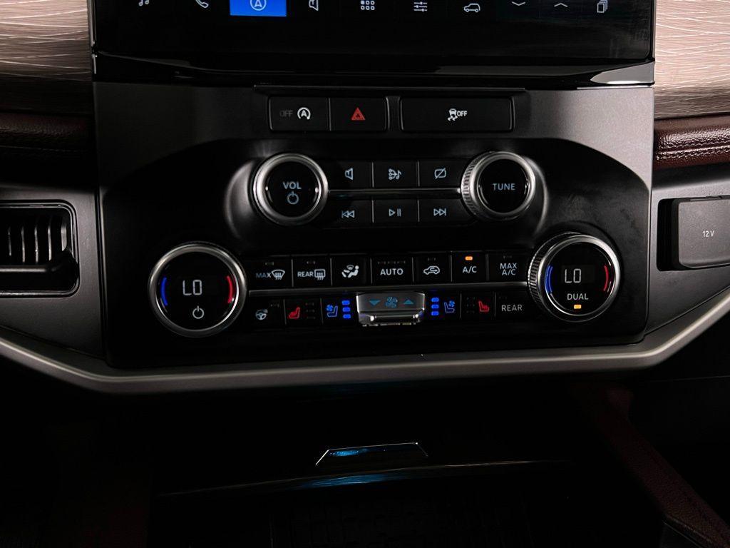 used 2024 Ford Expedition car, priced at $55,873