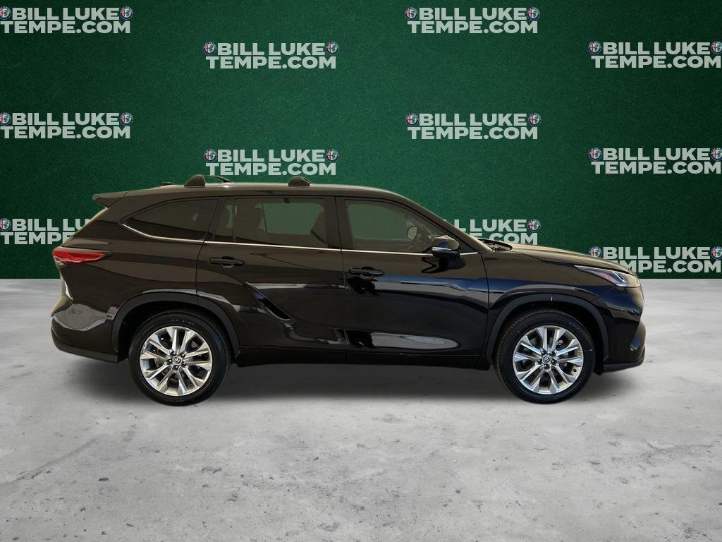 used 2021 Toyota Highlander car, priced at $26,573